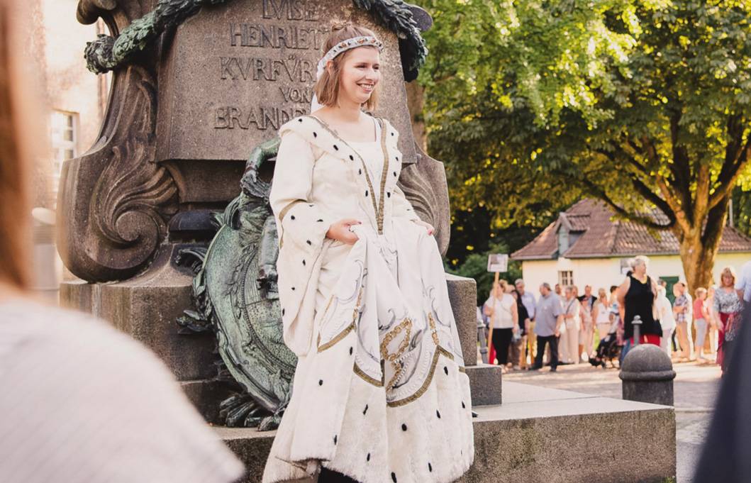 Luise Henriette wird bei der Nacht der Geschichte durch das Moerser Schloss führen.