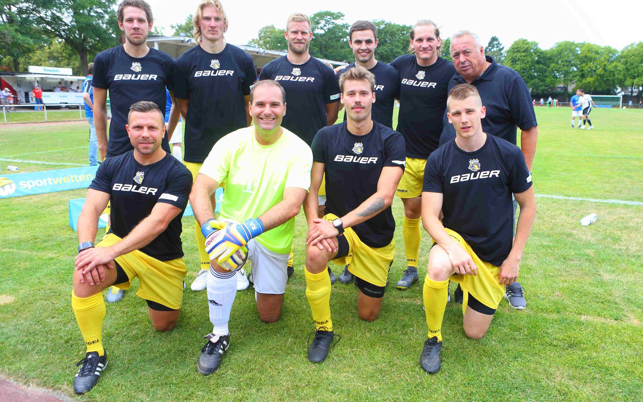 Pinguine kicken beim Paul-Berben-Cup mit