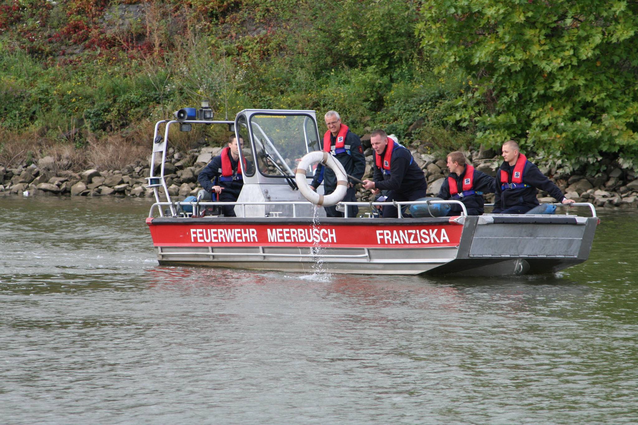  Bereits zehn mal musste die Feuerwehr Meerbusch mit „Franziska“ auf dem Rhein ausrücken. 