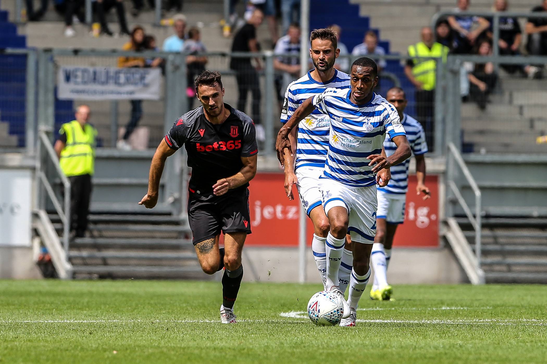 Yassin Ben Balla machte gegen Stoke City eine gute Partie.