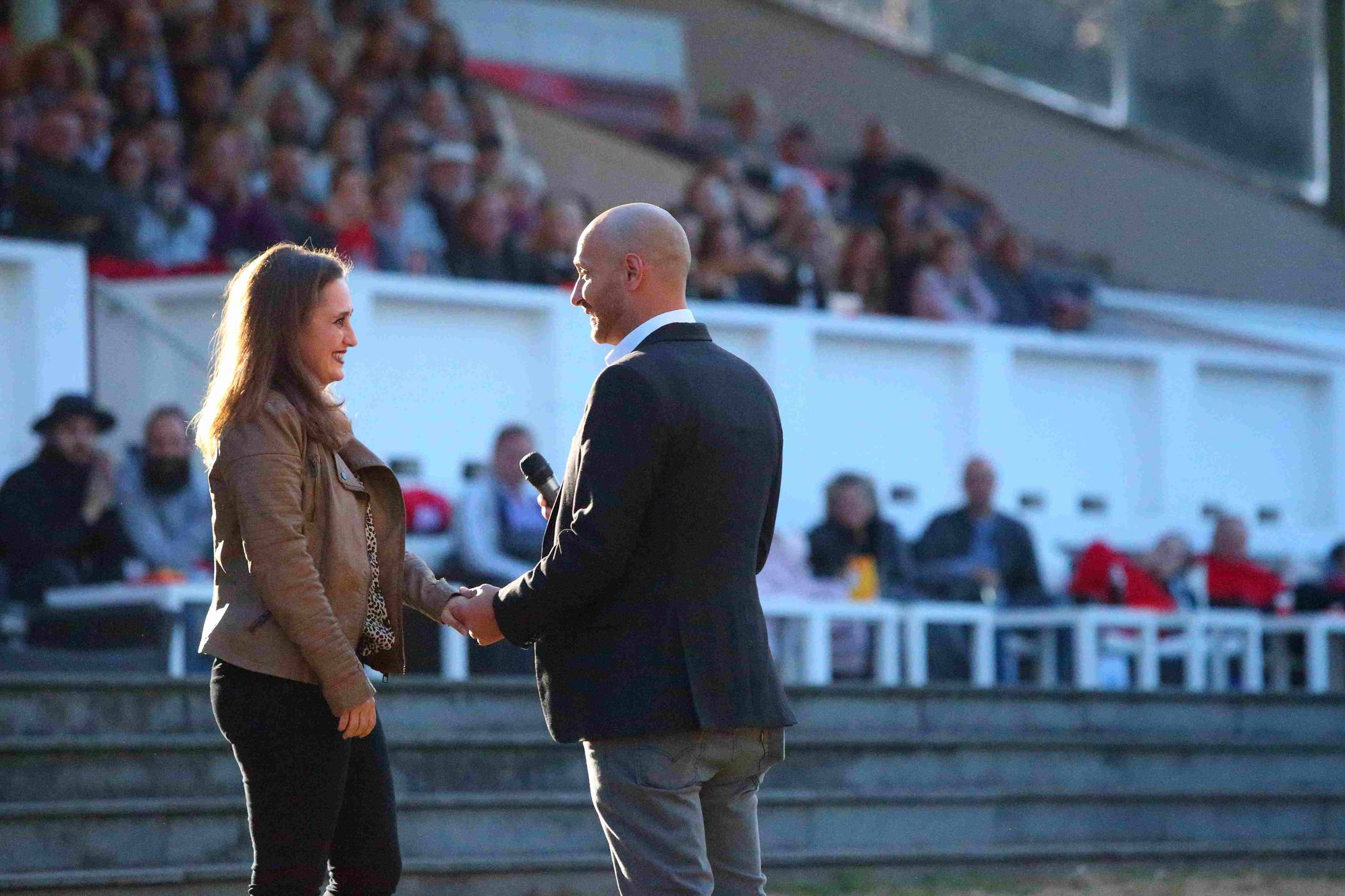 Der Moment des Antrags: Angelo Ciccia fragte seine Lebensgefährtin Marlene, ob sie ihn heiraten will. Die Zahnärztin sagte zur Freude aller „Ja“.