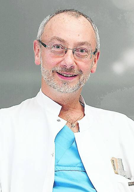   Chefarzt Dr. Peter Leven. 