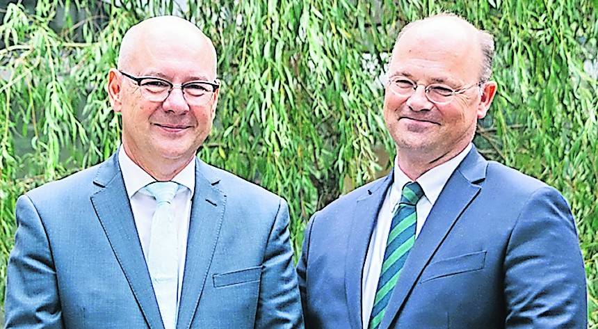  Dr. Thomas Grünewald (l.) wird Nachfolger des derzeitigen Hochschulpräsidenten Prof. Dr. Hans-Hennig von Grünberg. 