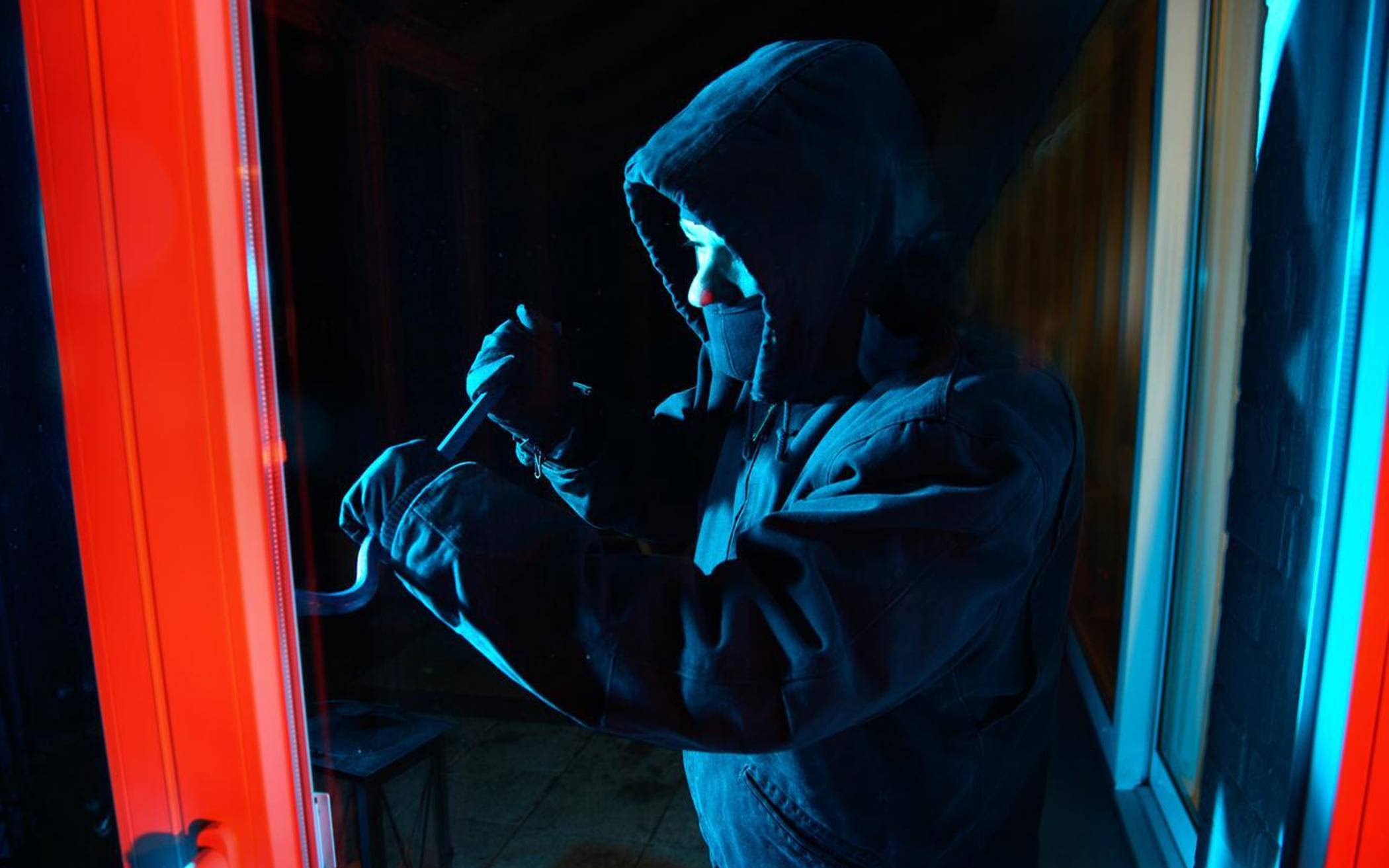 Geschäftsräume und Flugplatz-Tower aufgebrochen: Einbrecher machen noch keine Ferien