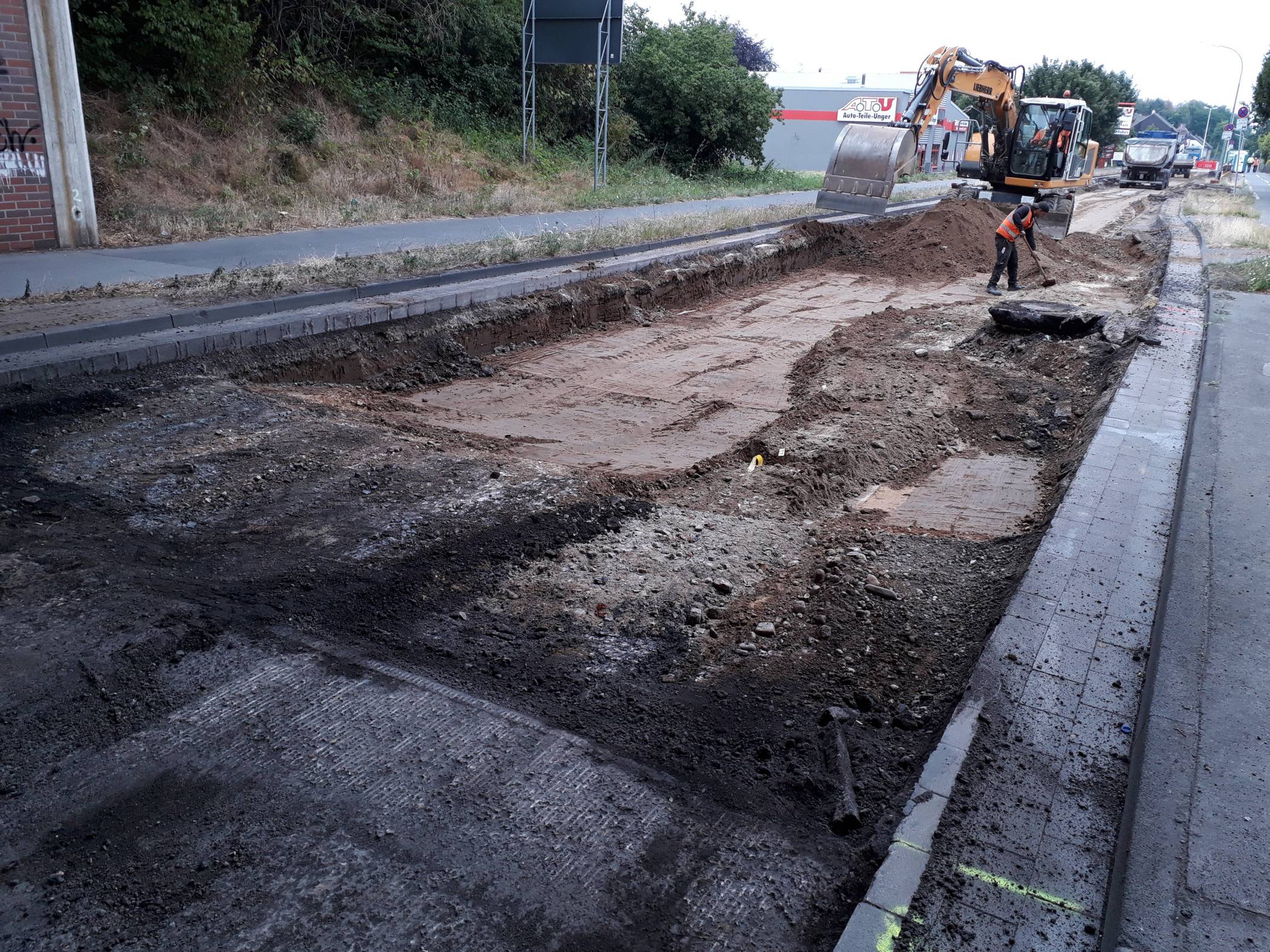 Nachdem die ersten beiden Bauabschnitte fertiggestellt sind, wird die K1 für die Sanierung zusätzlich ab Montag, 12. August, auf einer Länge von insgesamt 1,4 Kilometern gesperrt.