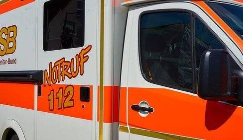 Trotz grüner Ampel: Fußgänger von Auto erfasst, 26-Jähriger schwer verletzt