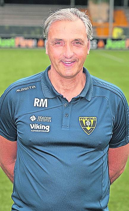 Mit dem neuen Trainer Robert Maaskant (l.) kamen unter anderem die Neuzugänge Thorsten Kirschbaum (Tor, Bayer Leverkusen), Steffen Schäfer (Innenverteidigung, 1. FC Magdeburg) und Richard Neudecker (Zentrales Mittelfeld, FC St. Pauli).