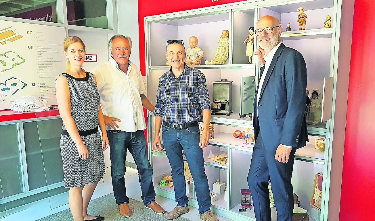  Die neuen Exponate befinden sich im großen Setzkasten im Eingangsbereich des Museums. 