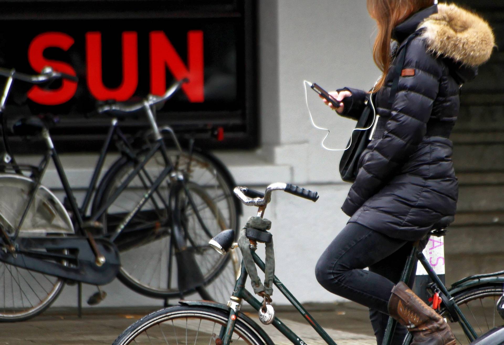 Musik hören gilt als „hochgefährlich“