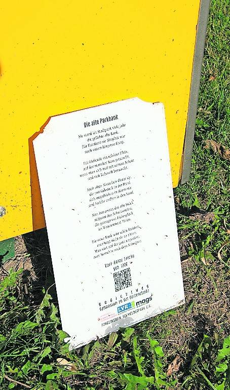 Zum Lesen mit nach Hause nehmen wollten die Vandalen die Gedichte scheinbar nicht. Die blinde Zerstörungswut macht Förderverein und Bürger wütend.