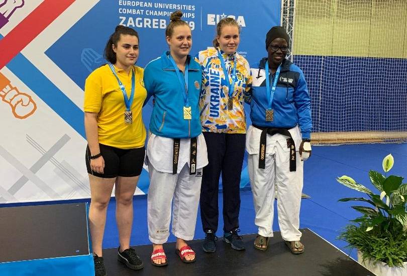  Im Bild links die zweitplatzierte Spanierin, dann Sarah Di Sinno, rechts die beiden Drittplatzierten der Studi-EM. 