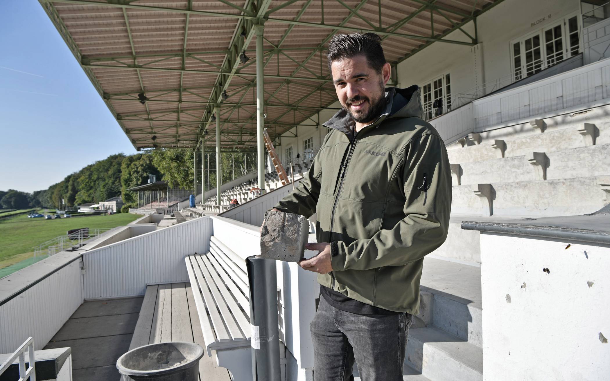 Zurzeit werden Gebäude der Rennbahn im