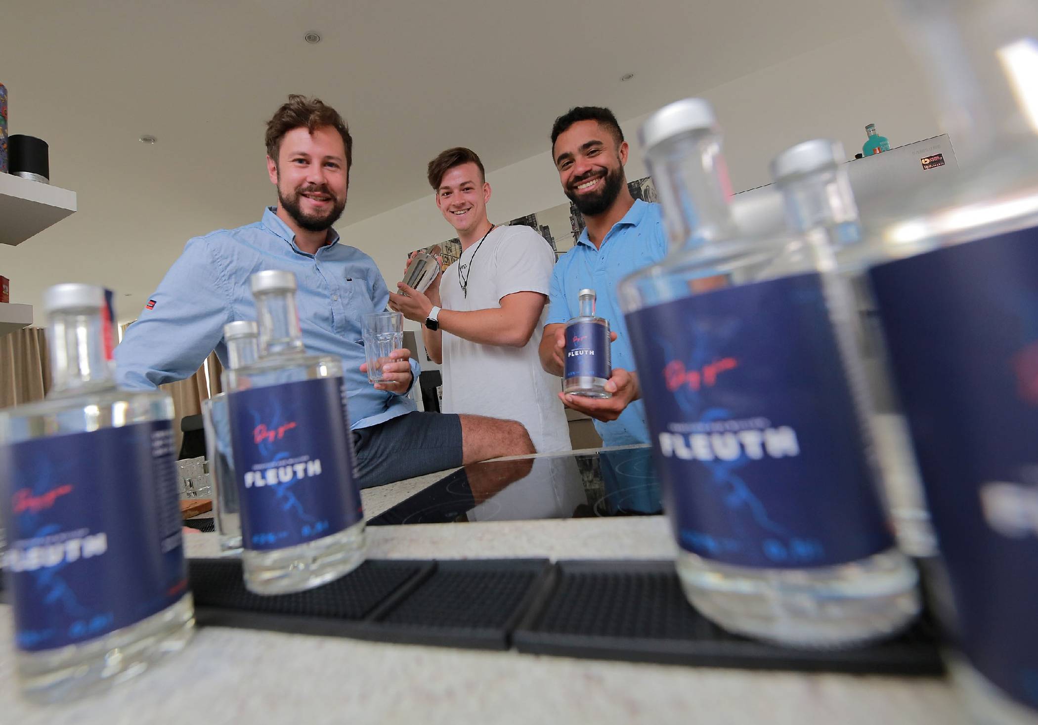  Sie sind die Köpfe hinter Fleuth, dem neuen Gin aus Willich (v.l.): Matthias Meuter, Malte Schmitz und Malik Bensikaddour. 
