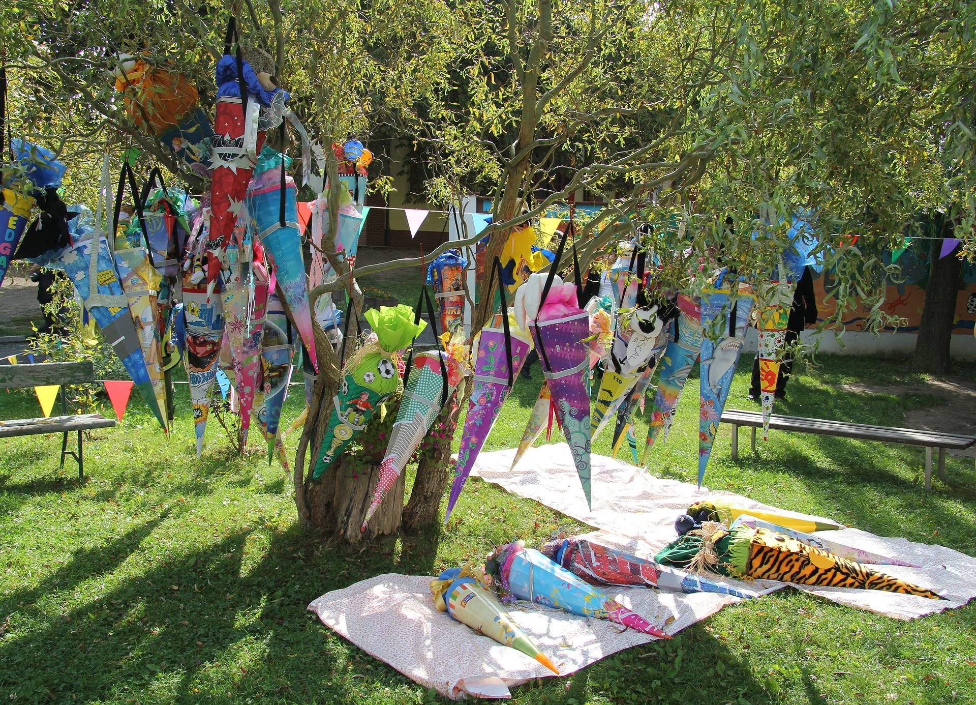 Eltern sind häufig nervöser als ihre Kinder und könnten dabei auch einmal übers Ziel hinausschießen.