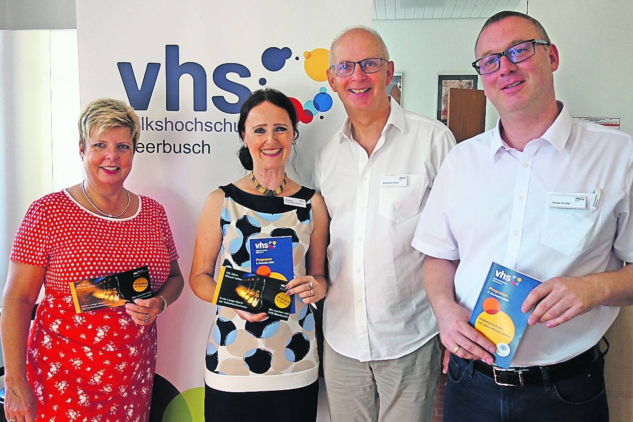   Ute Piegeler, das VHS-Team: Béatrice Delassalle-Wischert, Berthold Grebe, Oliver Kuller. 