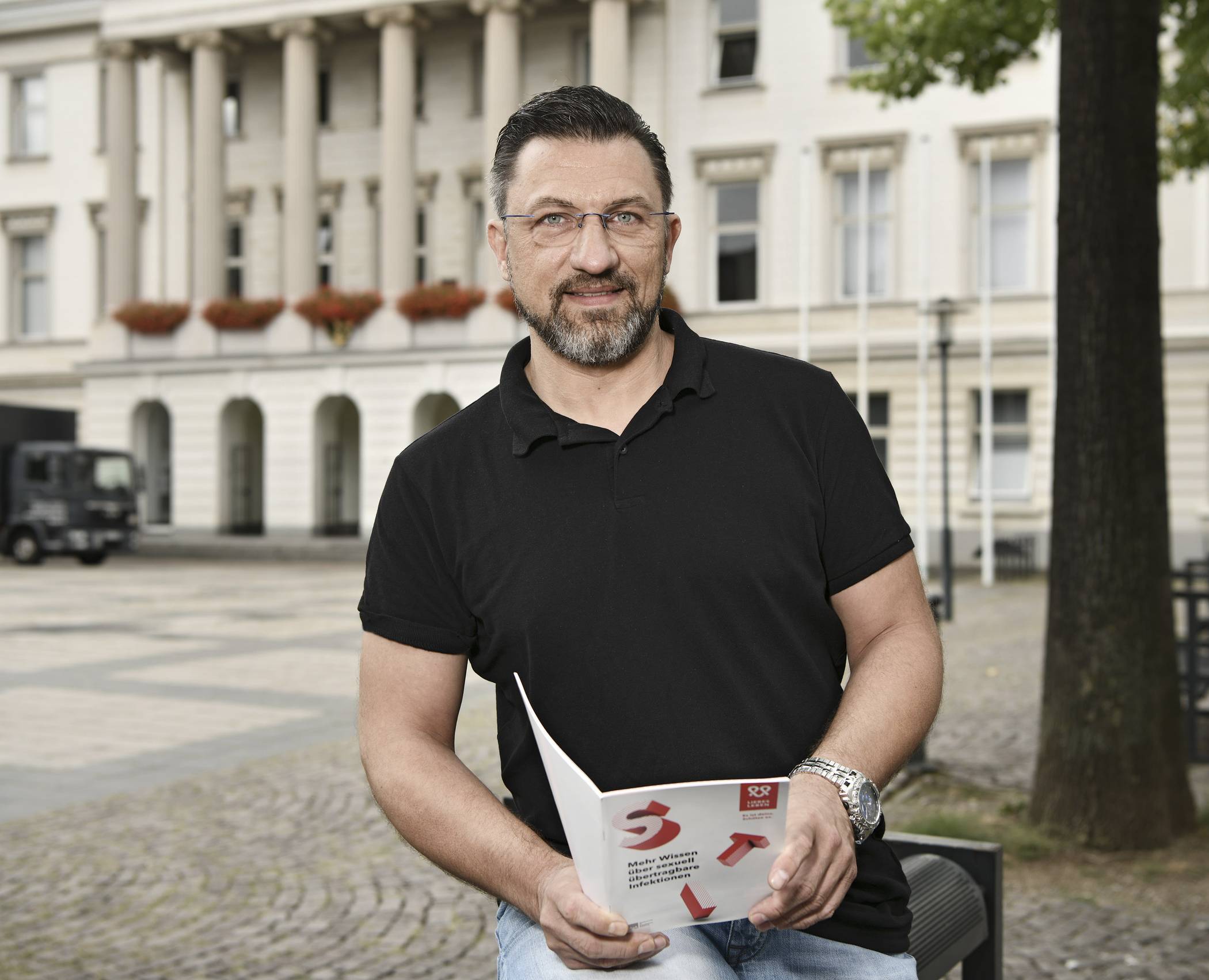   Oliver Winkelmann ist neuer Aids-Koordinator für Krefeld. In seiner Dienststelle bietet er auch HIV-Test an. 