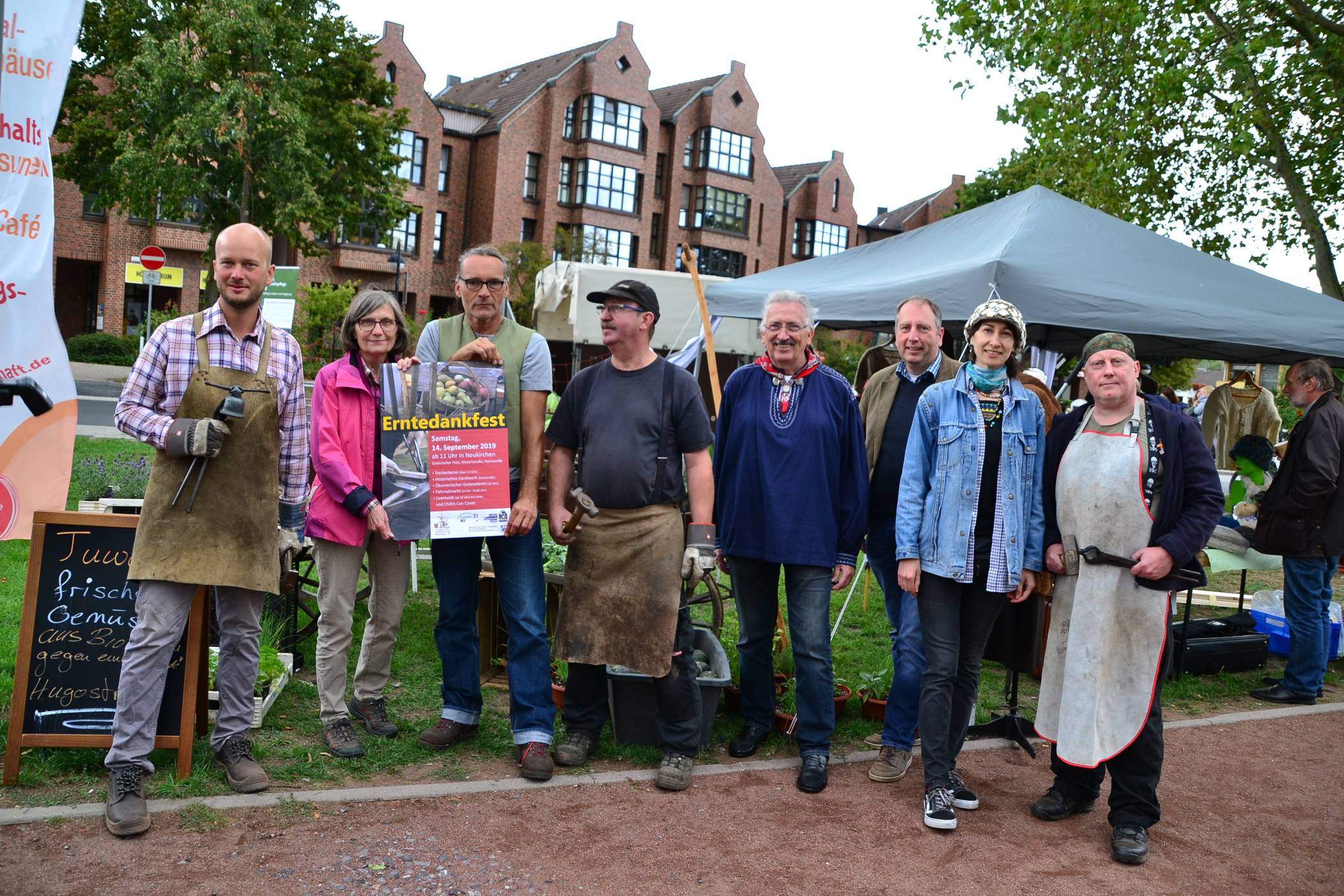  Organisatoren und Handwerker freuen sich auf viele Besucher zum Erntedankfest im Dorf Neukirchen. 