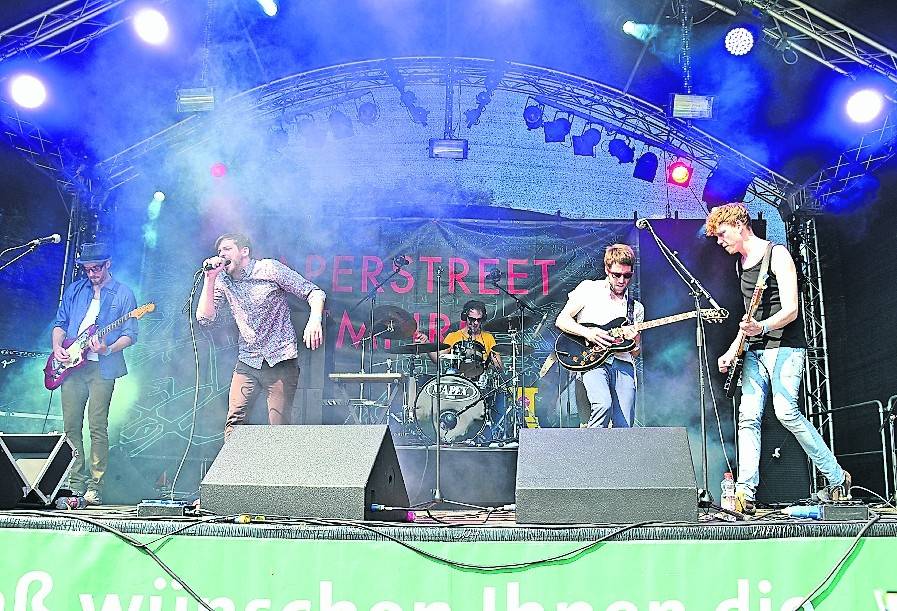 Live eine absolute Macht: Paperstreet Empire