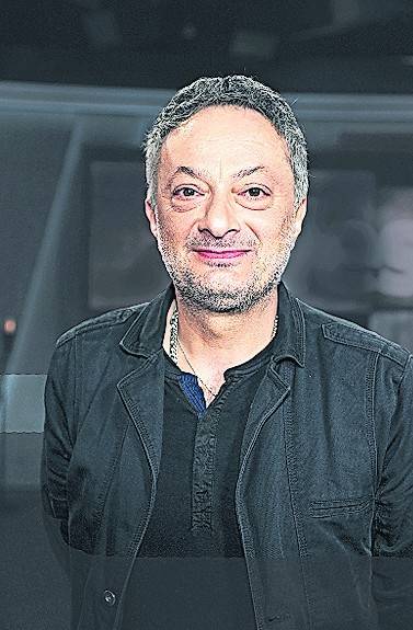 Feridun Zaimoglu (l.) und Jörg-Philipp Thomsa diskutieren am Freitag über Kulturpolitik in der Industrie- und Arbeiterstadt Duisburg.