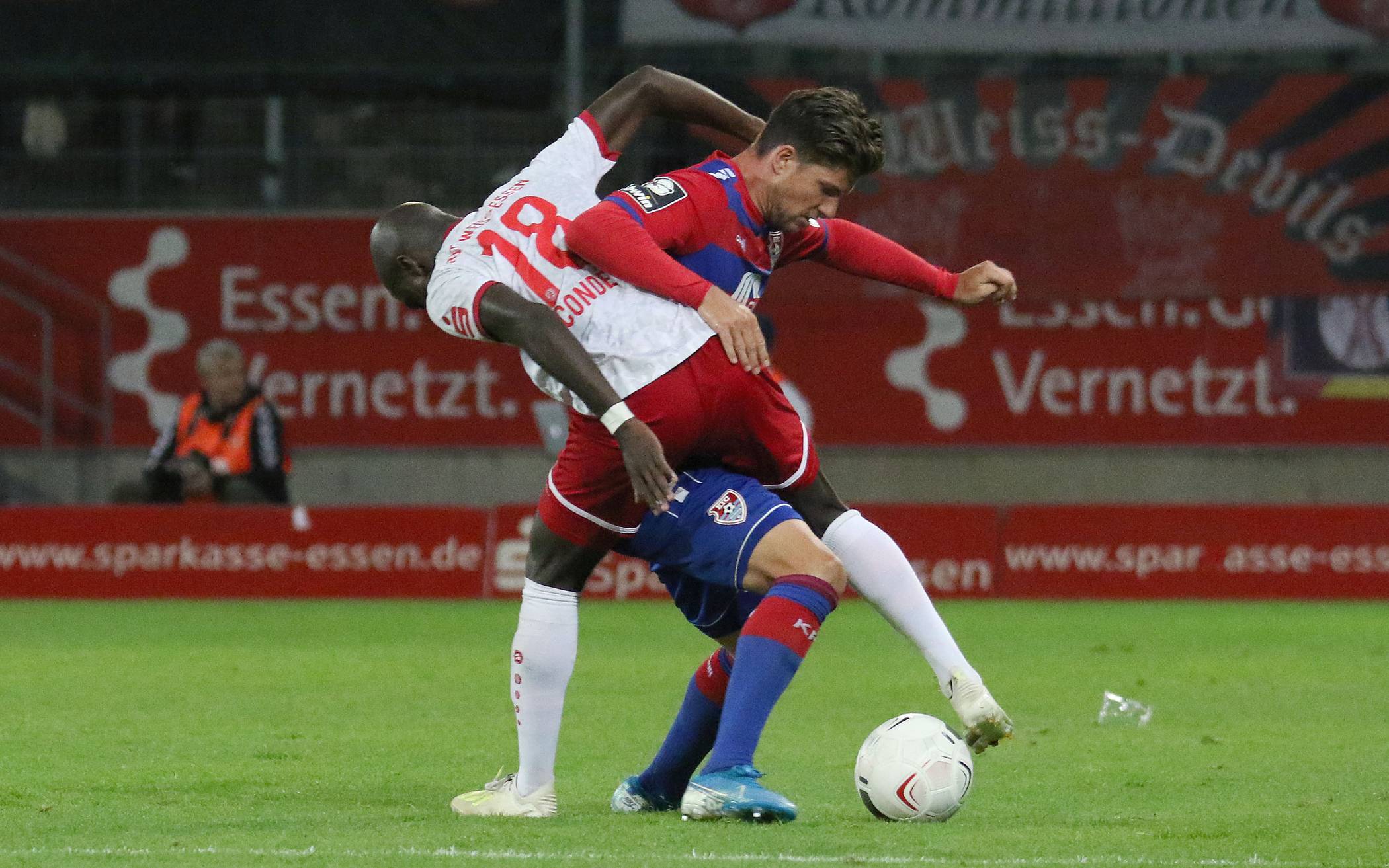 Christian Dorda im Zweikampf mit seinem