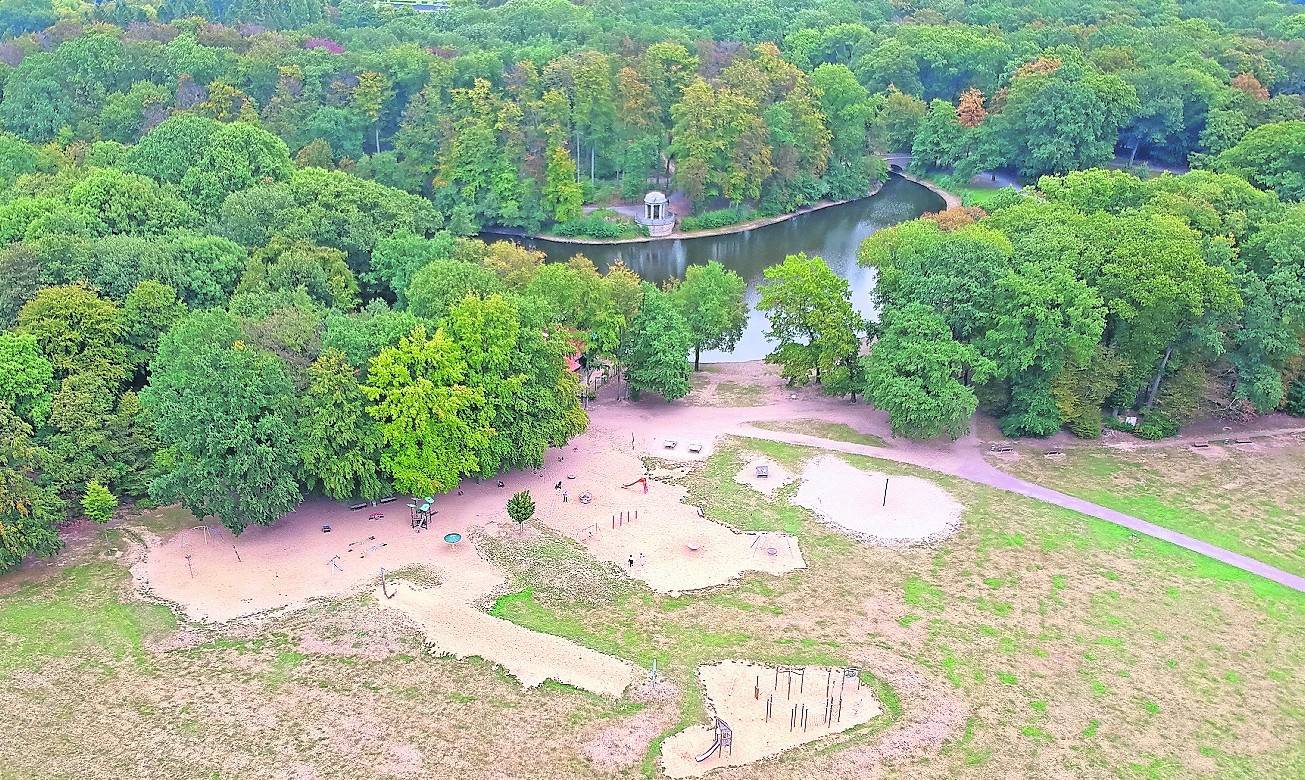 Der Stadtwald mit dem Deus-Tempel. Die Pläne müssen noch am 1. Oktober im Ausschuss abgesegnet werden. Spätestens Januar sollen alle Verträge vergeben sein.