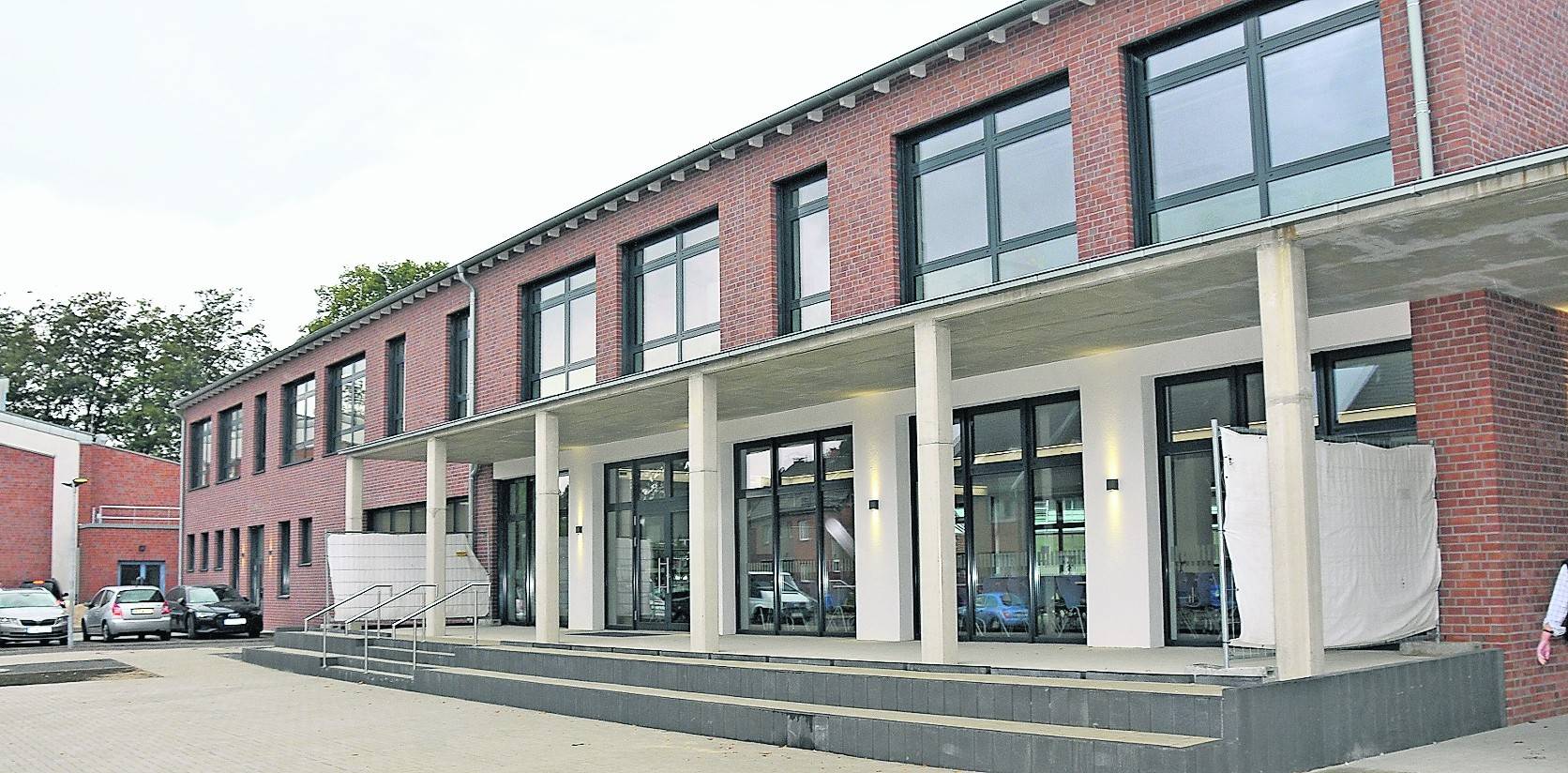 Der neue Trakt fügt sich sehr gut in das Gesamtbild des Anrather Standorts der Leonardo-da-Vinci-Gesamtschule ein.