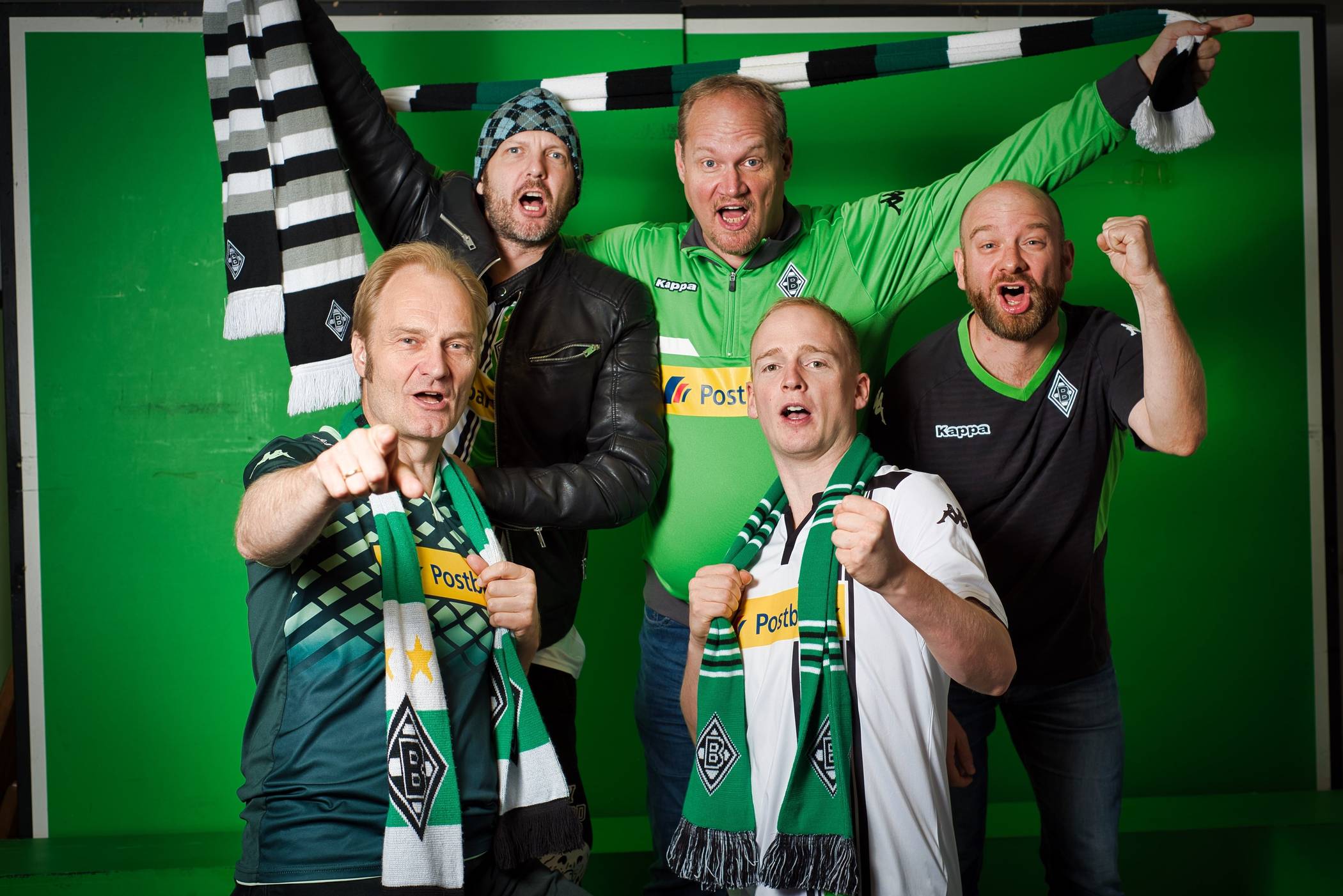 Auch der Fanclub Fohlen Forever 1975 aus der Revue „Wir sind Borussia“ ist im Premierenfieber.