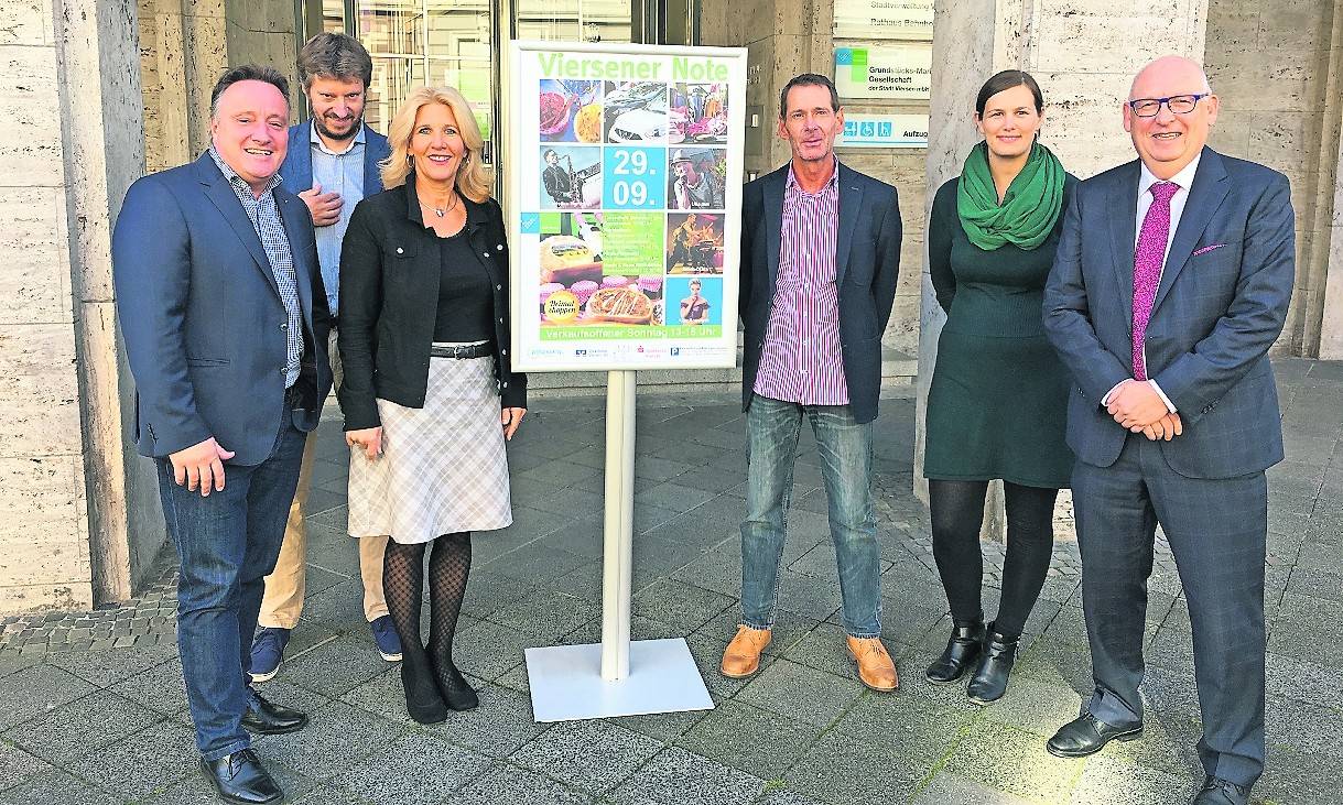  Rainer Schnäbler (Werbering Viersen aktiv), Jan von der Heide (Stadtmarketing), Christiane Brühl (Citymanagement), Holger Keller (Citymanagement), Stephanie Schoenen (Südstadtbüro) und Günter Neumann (Hauptsponsor Volksbank Viersen) freuen sich auf das Stadtfest. 