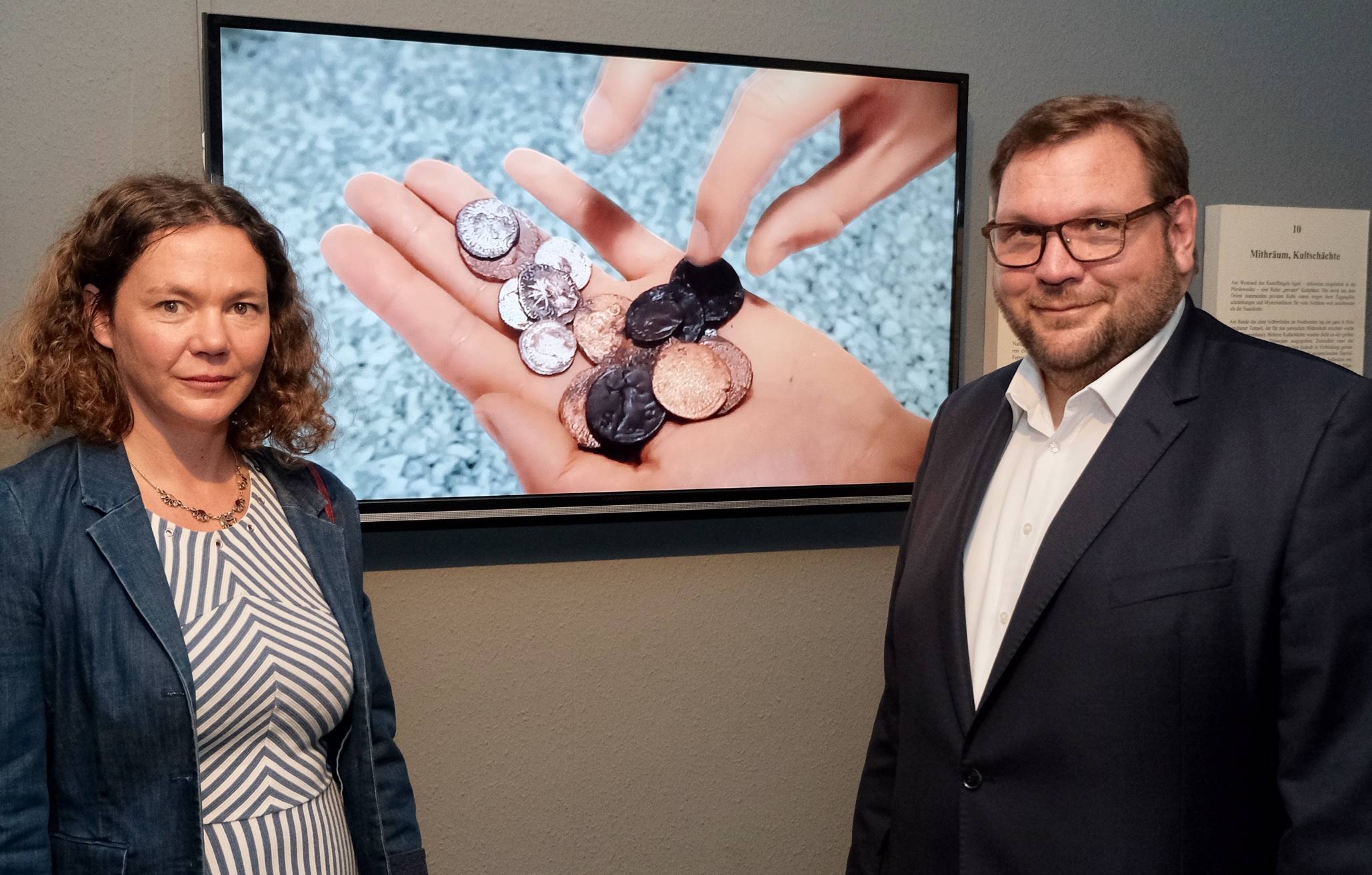 Oberbürgermeister Frank Meyer und Museumsleiterin Jennifer