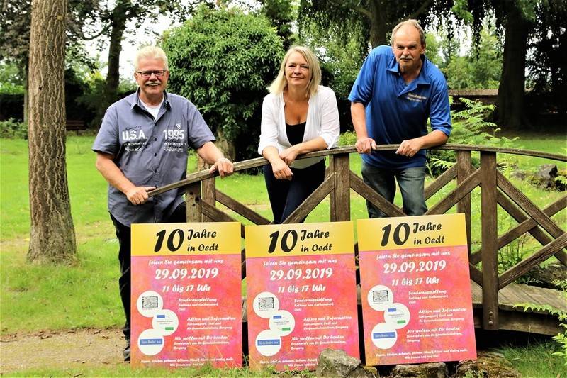  Stellvertretend für alle Oedter, die sich in den drei Initiativen engagieren, laden Georg Fasselt, Morena Hommels und Siegfried Füser zur Jubiläumsfeier ein (v.l.). 
