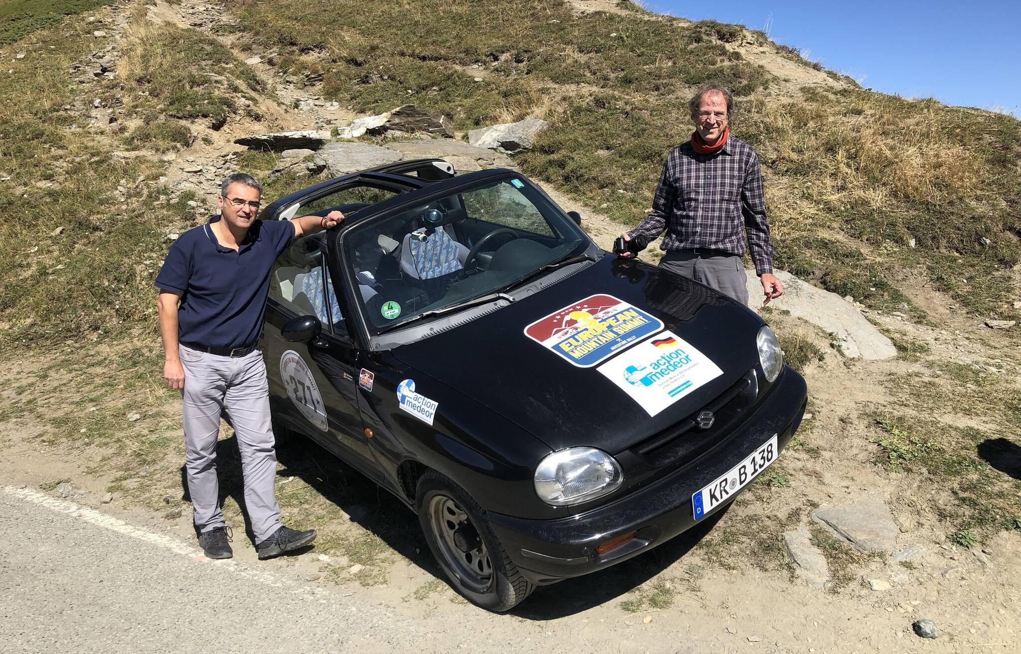 Hoch hinaus: Die beiden Krefelder Rallye-Piloten