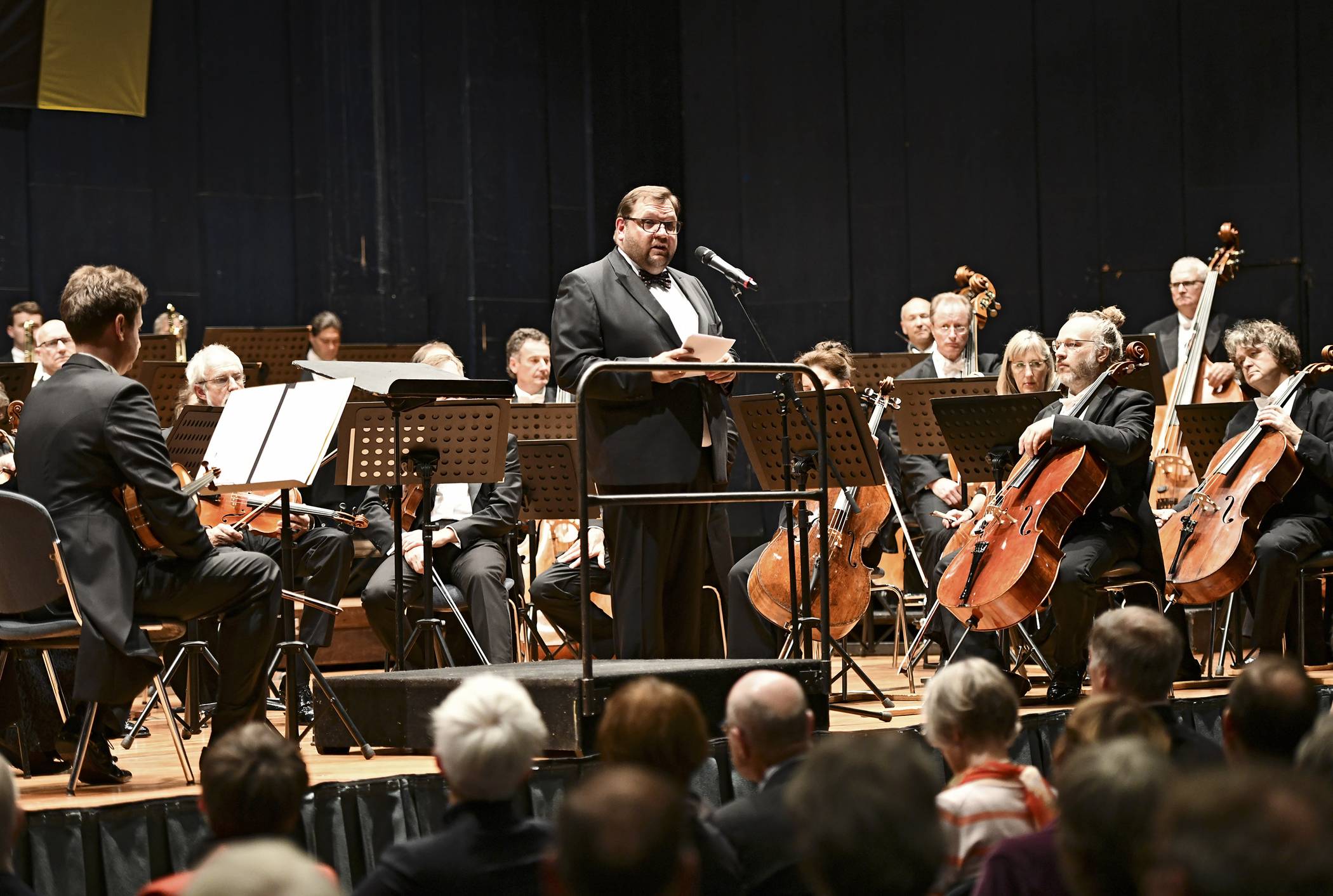Festrede: Beim Konzert der Niederrheinischen Sinfoniker zur Deutschen Einheit am 3. Oktober im Seidenweberhaus würdigte Oberbürgermeister Frank Meyer die Überwindung der Spaltung Deutschlands und Europas vor 30 Jahren.