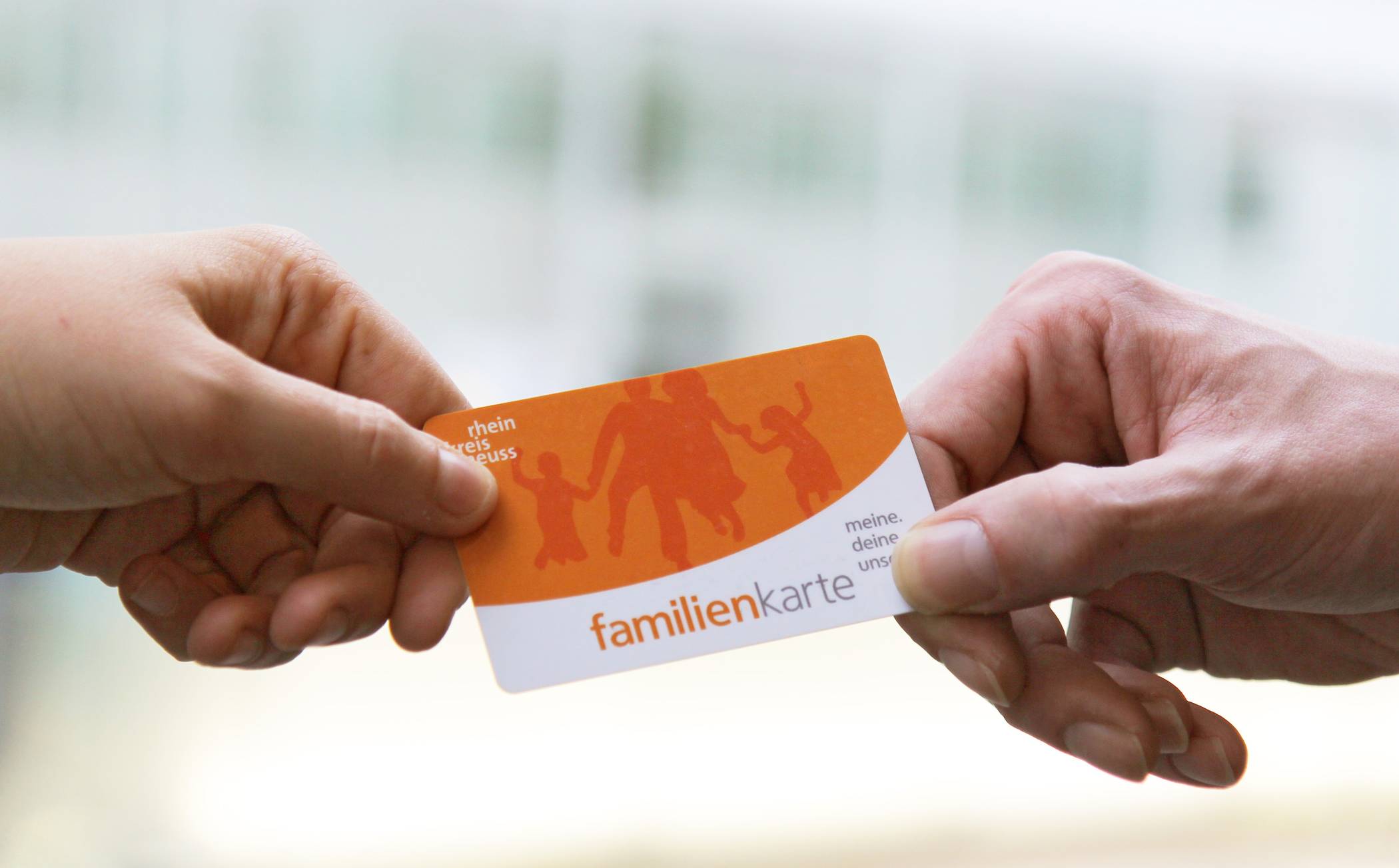 Mit der Familienkarte des Rhein-Kreises Neuss gibt es kostenlose Rabatte auch in den Herbstferien.