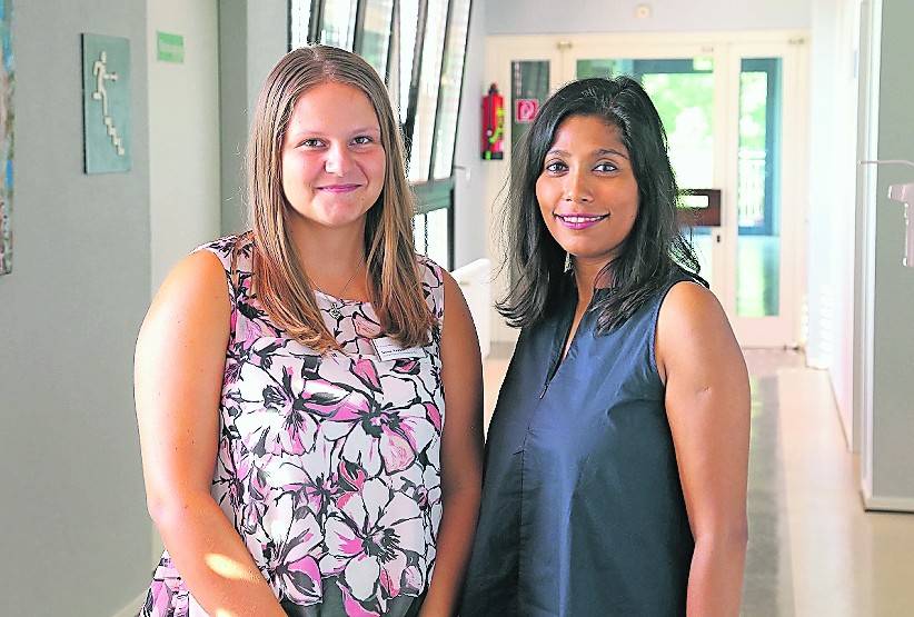  Sozialarbeiterin Sabrina Ranglack (l.) und Ärztin Thayalini Boll sorgen als Integrationsbeauftragte der LVR-Klinik Viersen für eine bedarfsgerechte Versorgung von Menschen mit Migrationshintergrund. 