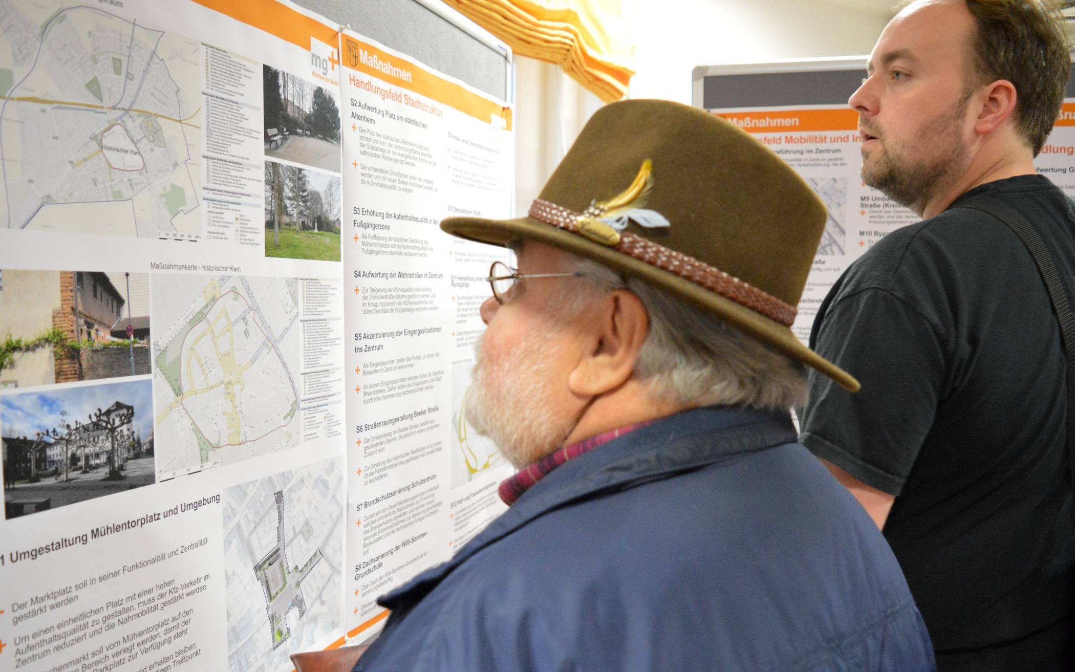 Die Pläne für den Ortsteil Rheindahlen konnten die Bürger bei einer Informationsveranstaltung der Stadt einsehen.