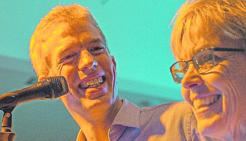 Rita Wermes und Wolfgang Thier laden zum Mitsingen ein.