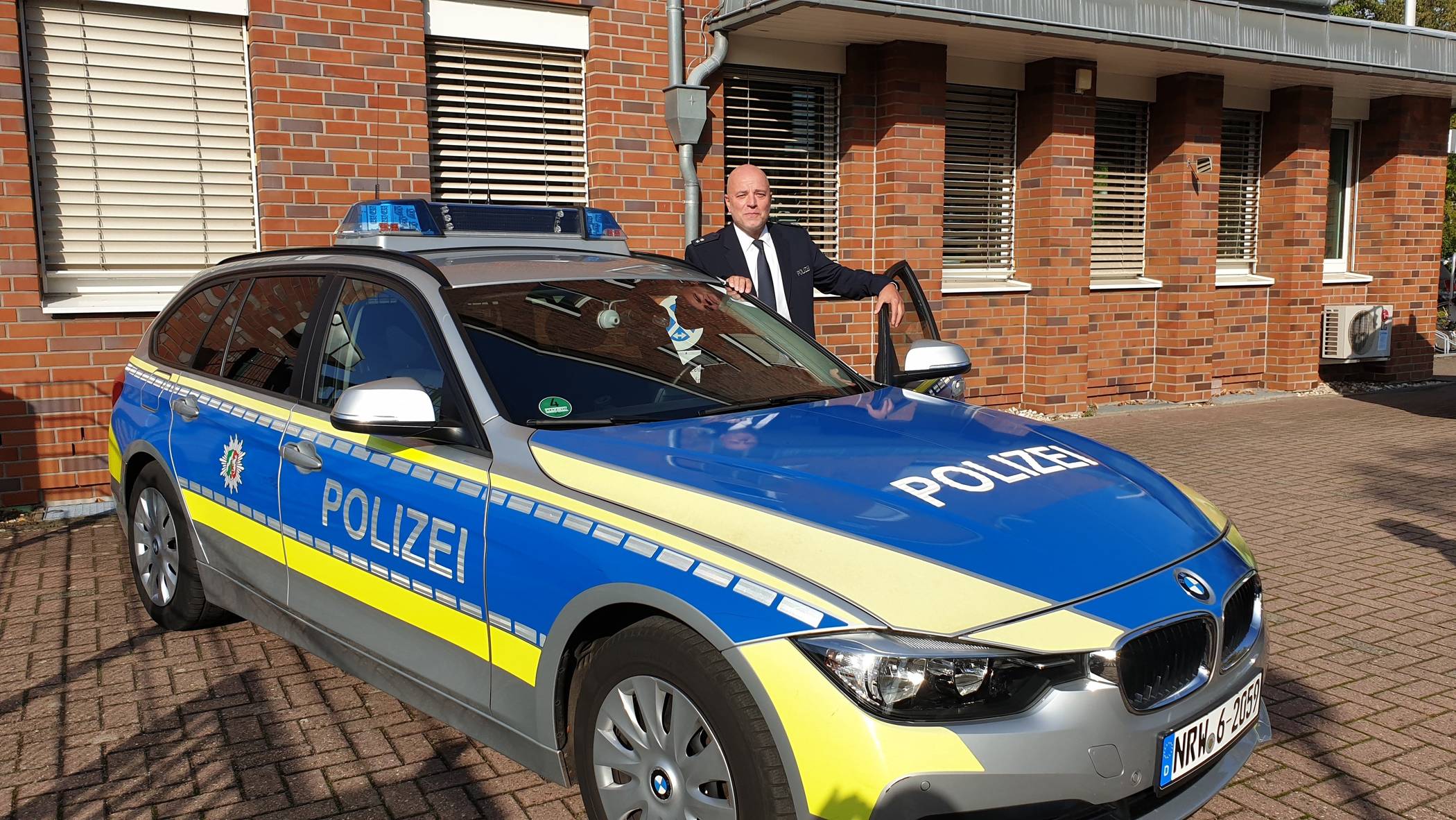 Thomas Engel ist der neue „Dorfpolizist“ von Osterath. Das ist seine Heimat, da kennt er sich blendend aus. Daher freut er sich über seine neue Aufgabe – in seinem 40. Dienstjahr