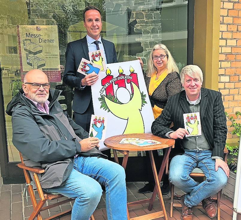 Freuen sich auf die Aktion „111 Engel für Dülken“ (v.l.): Josef Heinemann (Stiftung Theresienheim), Clemens Roosen (Geschäftsstellenleiter Volksbank), Cony Ringendahl und Andreas Goßen (DülkenBüro). 