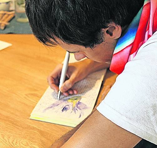 Seine Texte und Bilder entstehen oft in der Natur und er schreibt und malt diese in seine Notizbücher.Sebastian Polmans hat die Illustrationen in seinem neuen Buch alle mit Kugelschreiber gezeichnet.