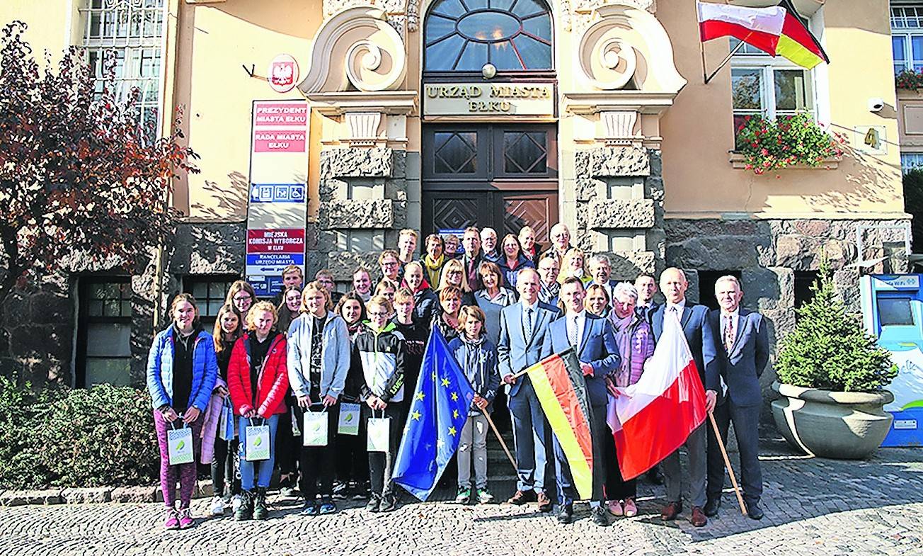 Immer eine schöne Erinnerung – das Gruppenbild mit Orchester.