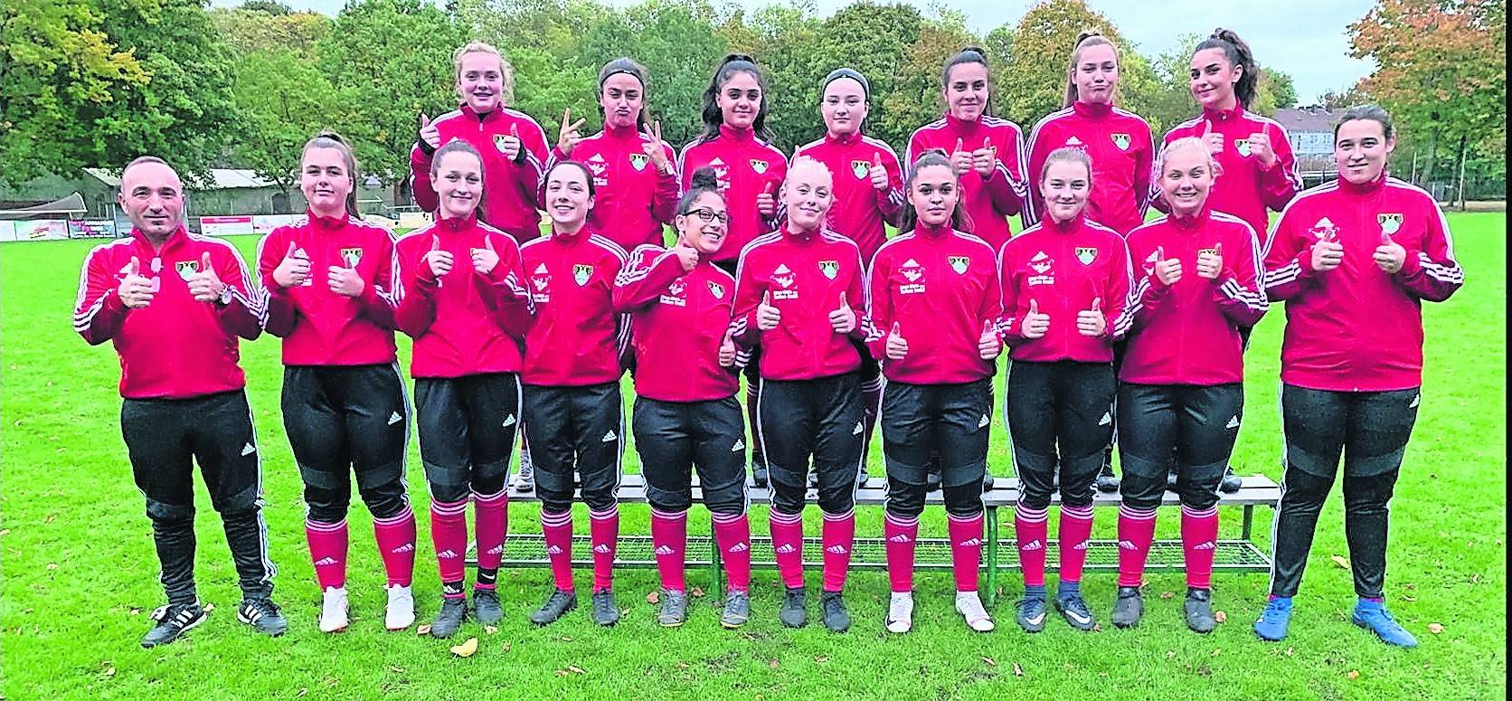  Trainer Selahattin Demirbas wil mit seiner jungen Mannschaft den Klassenerhalt in der Landesliga-schaffen. 