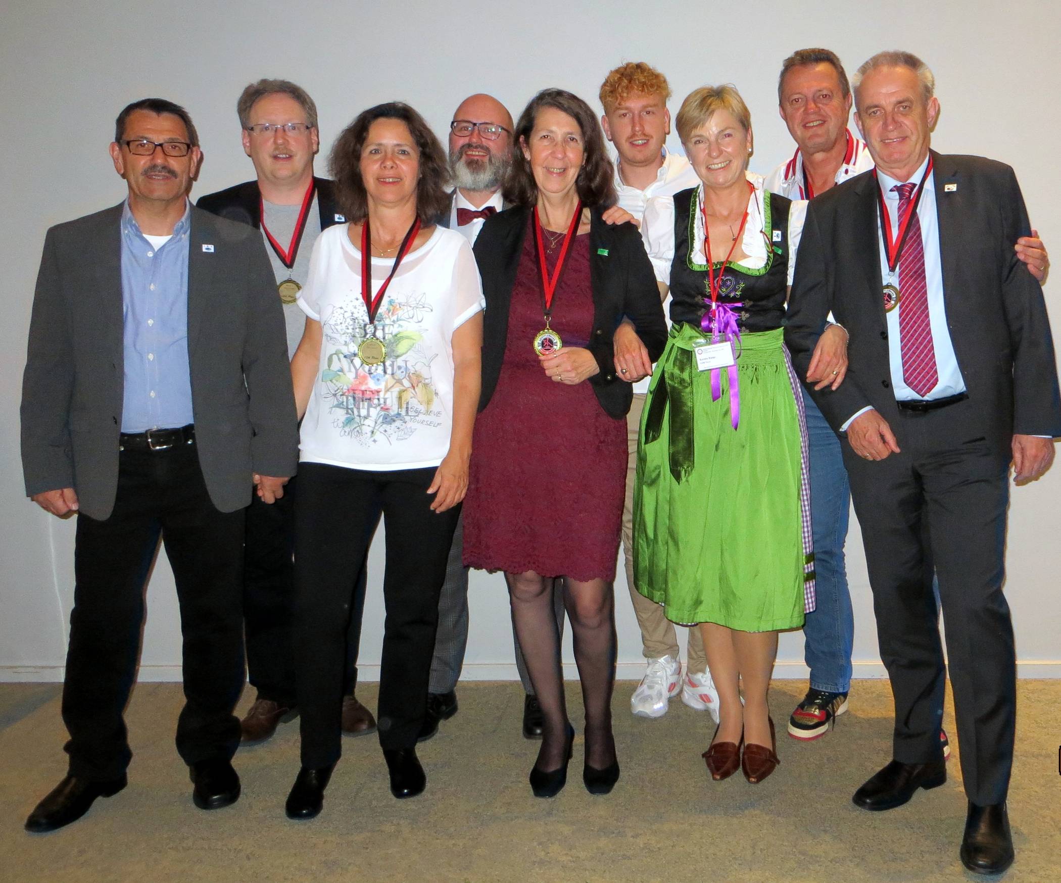  Waren mit dabei (v.l.): Dieter Hoffmanns, Frank Bähren, Irene Hoffmanns, Oliver Schwarten, Ina Schwarten, Marius Runge, Kerstin Runge, Sebastian Runge, Dieter Hußmann. 