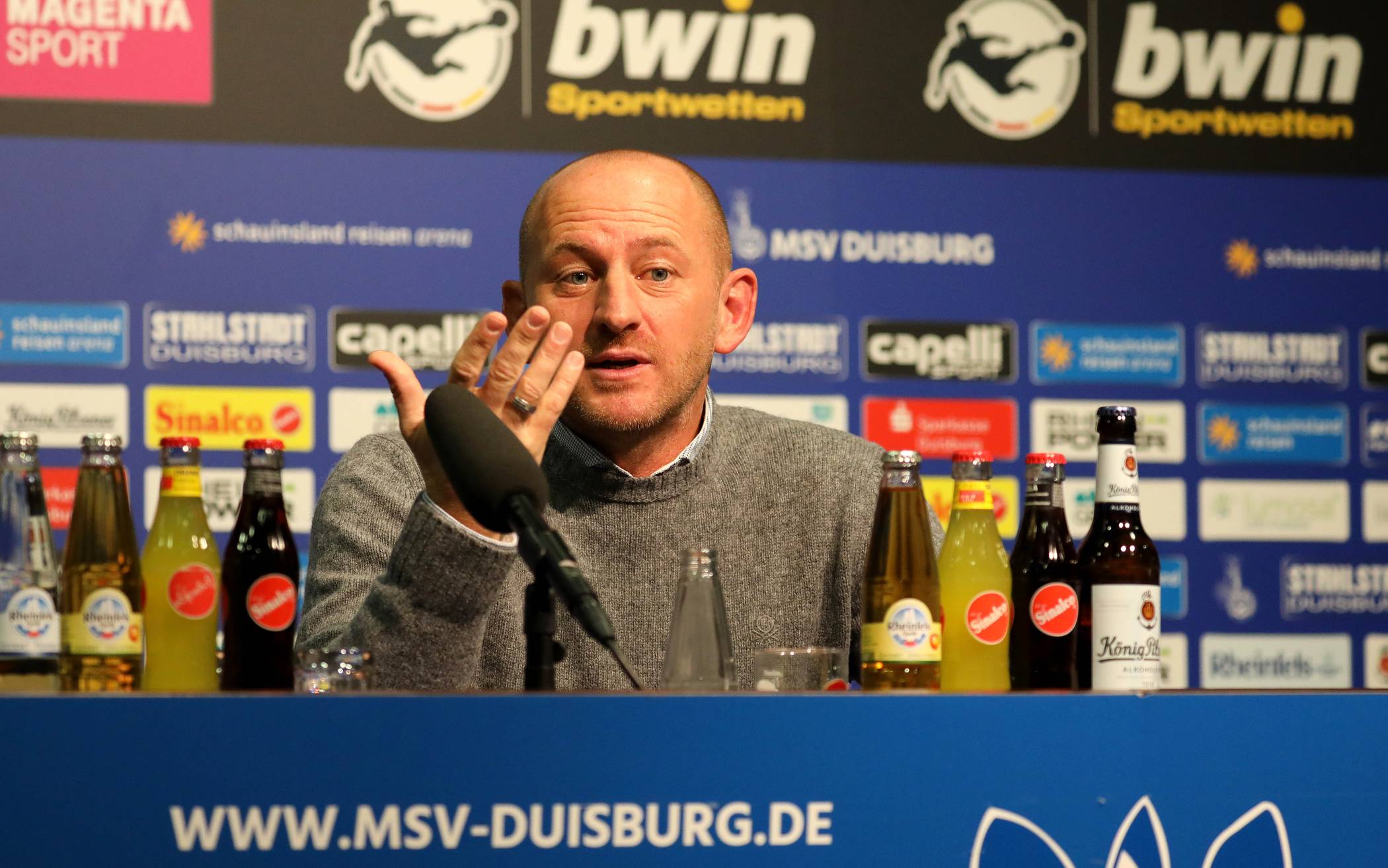Torsten Lieberknecht in der Pressekonferenz vorm