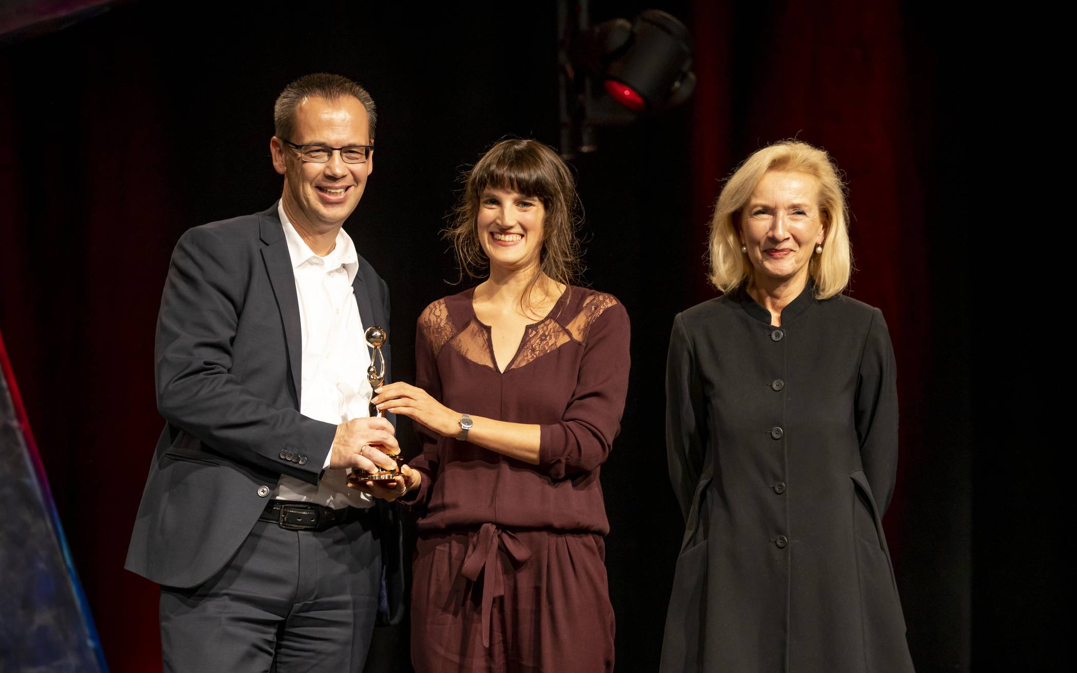 Eckardt Preen und Claire Neidhardt nehmen