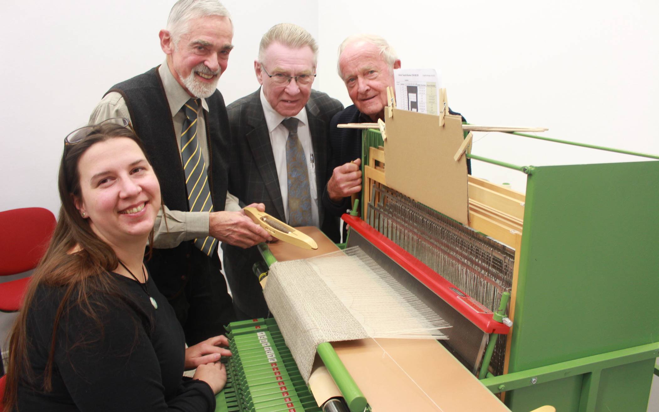 Am Webstuhl: Textilarchäologin Barbara Köstner arbeitet