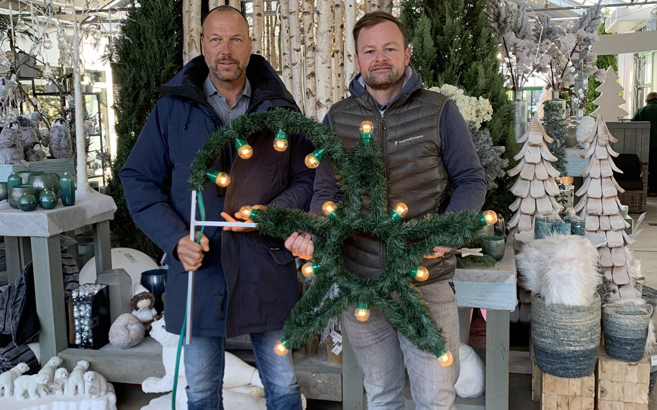  Andreas Galonska und Robert Selders vom WuI wollen Lichtsterne in Büderich aufhängen. Eine Idee für ganz Meerbusch?