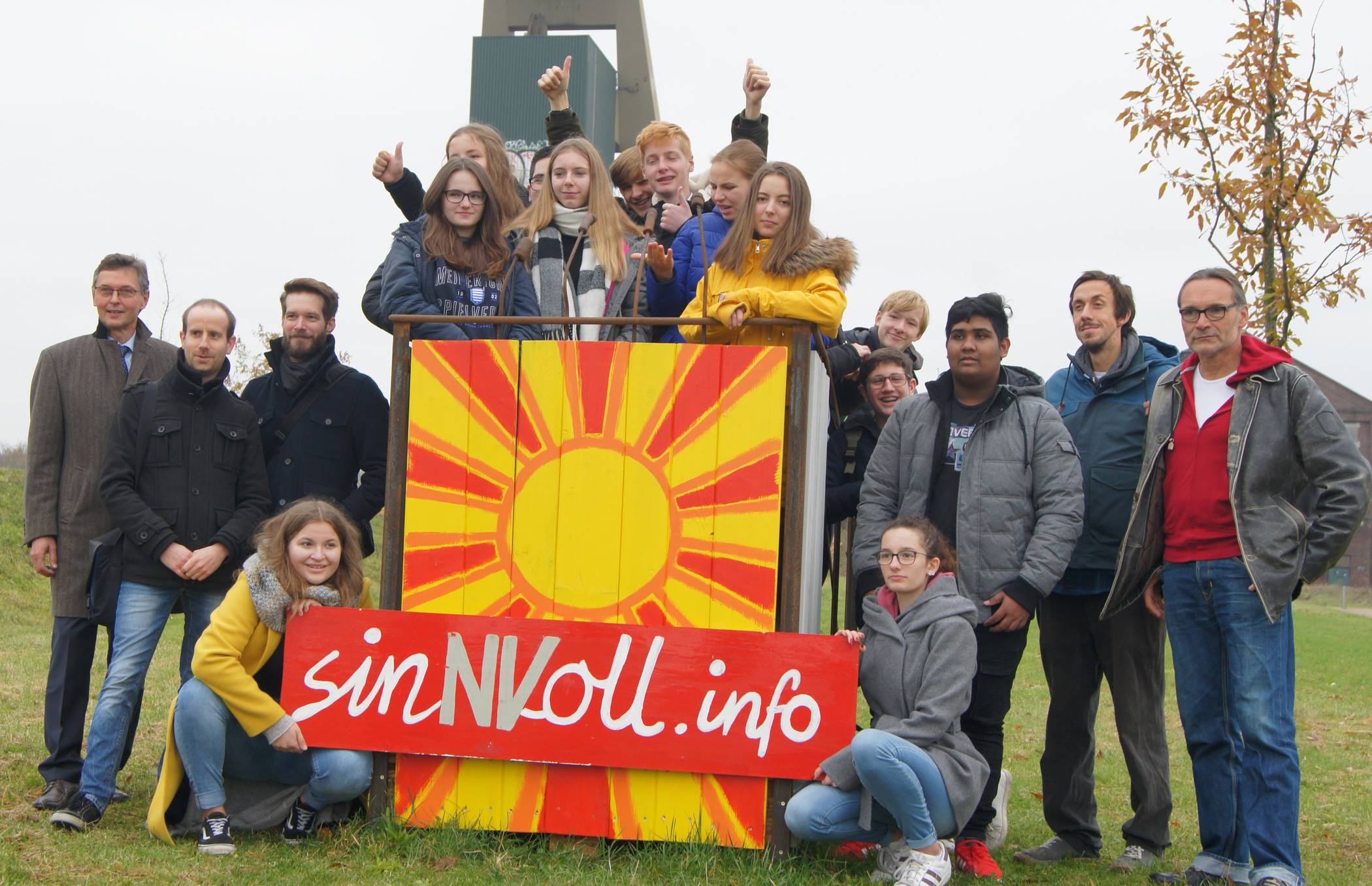 Unter www.sinnvoll.info stellen junge Menschen ihre Ideen vor. So sollen Kontakte zu potenziellen Förderern und Unterstützern hergestellt werden.Sie werden überrascht sein, welche Ideen sich dort befinden.