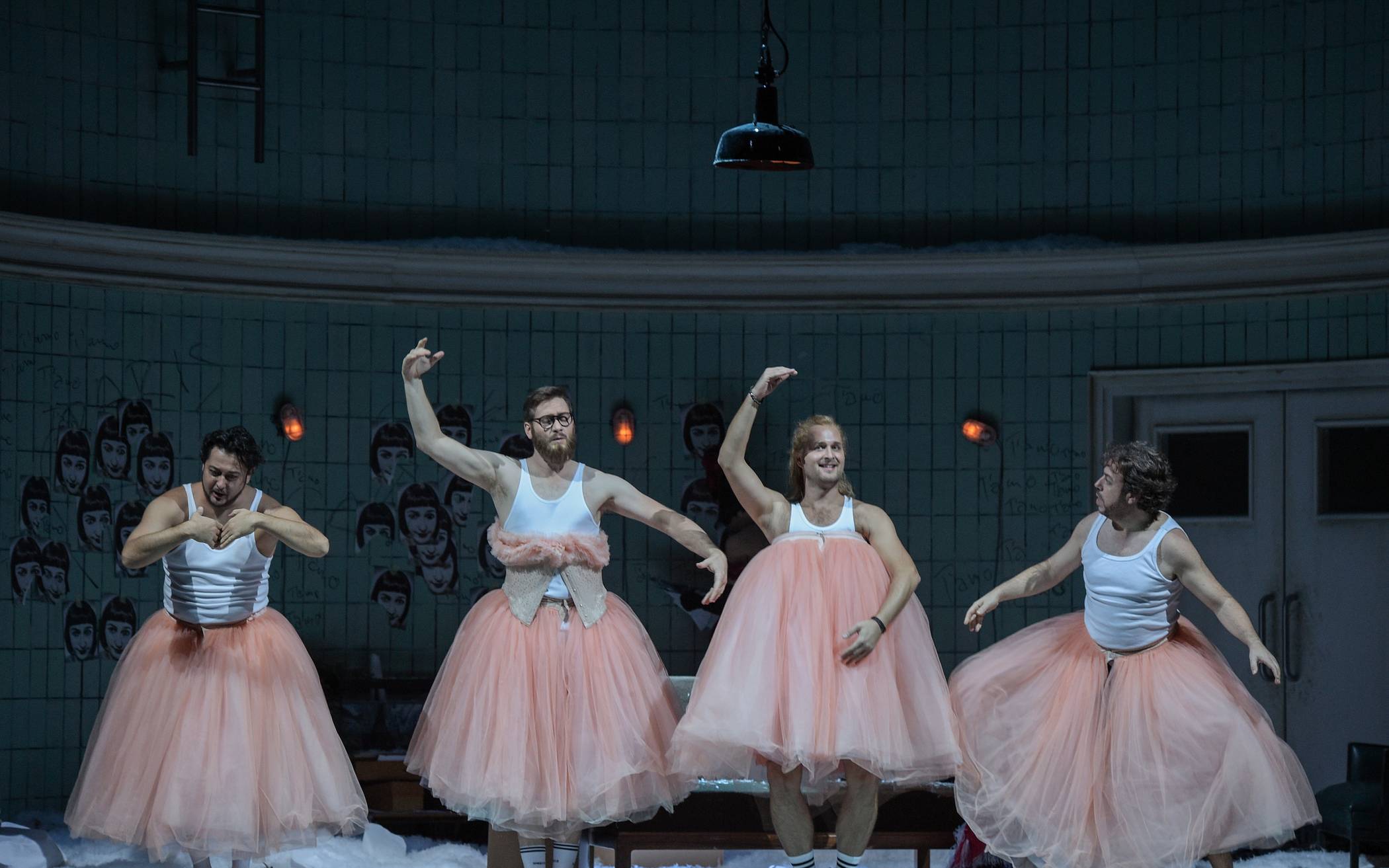 Azione coreografica auf der Schaumkrone des