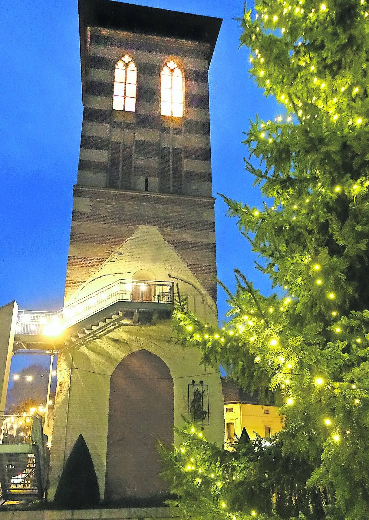  Dieses Jahr beginnt die Weihnachtszeit in Breyell am Lambertiturm. 