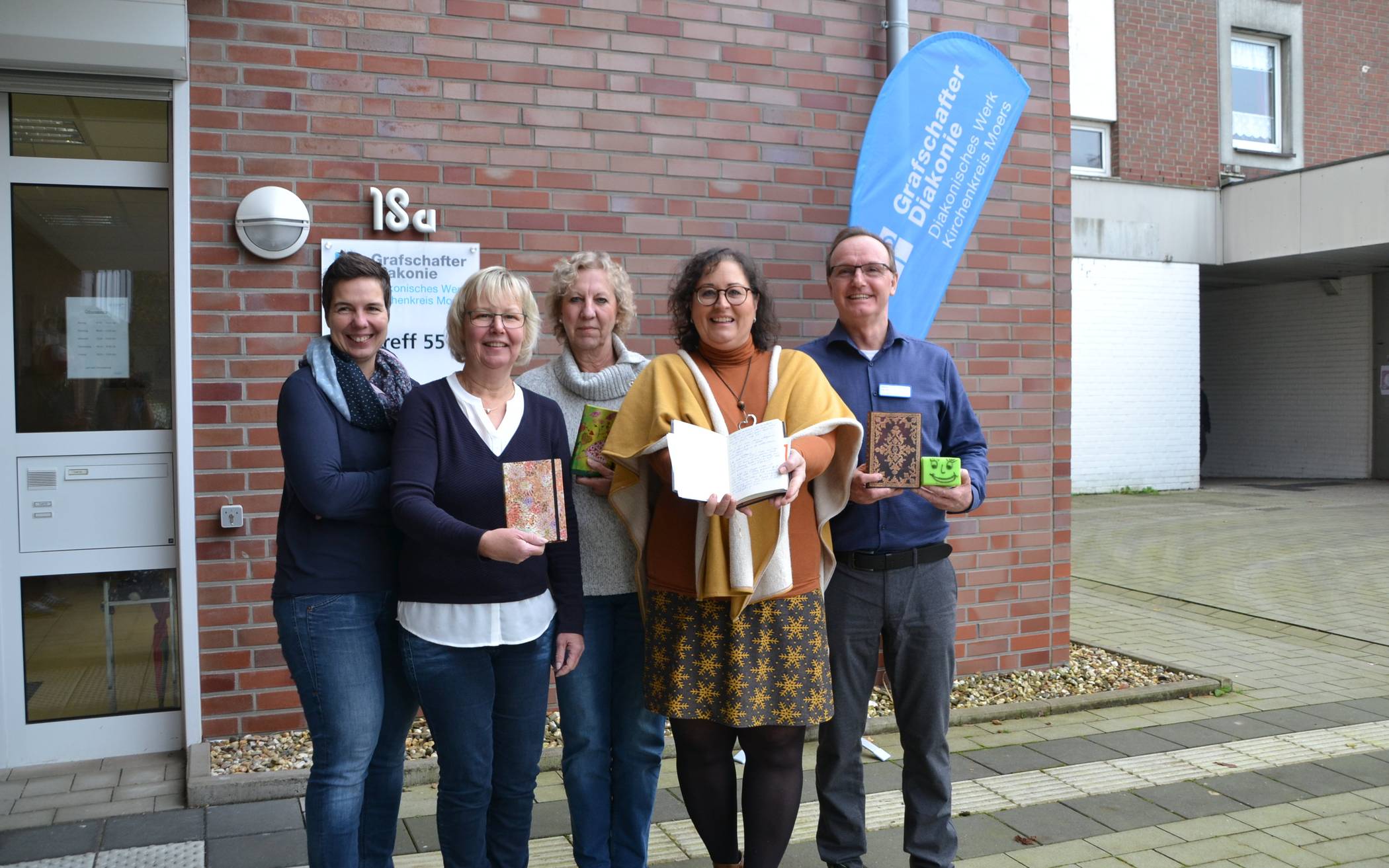 Anneke van der Veen, Ulrike van den Berg, Elvira Gibbels, Britta Voss und Albert Sturtz stellten die Ergebnisse des Projektes „Demenz-Friends Niederrhein“ vor.